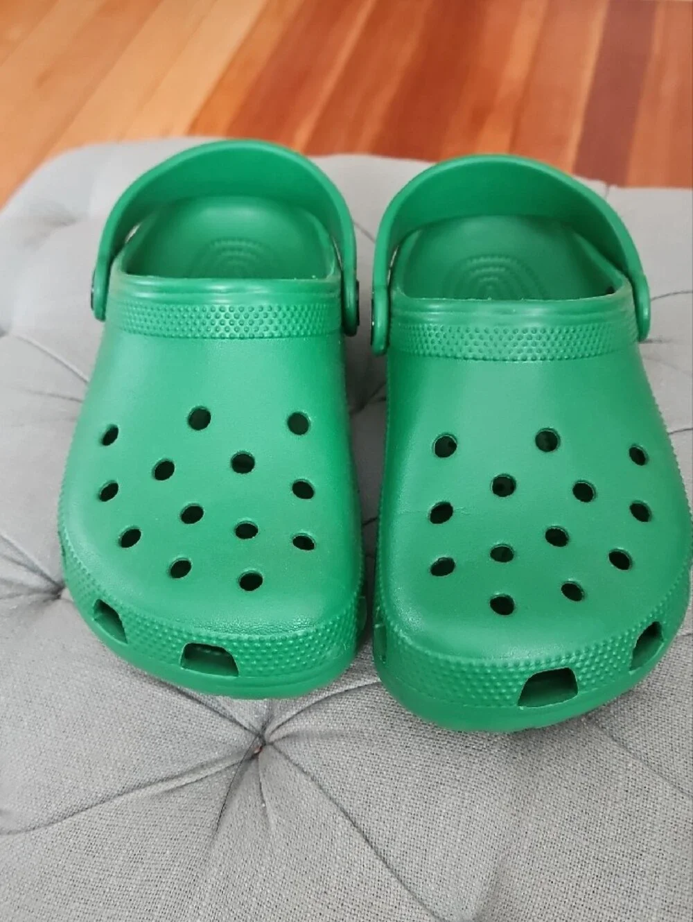 CROCS Kids Green Classic Clogs with Heel Strap